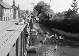 PICTURING THE PAST (Pack of 10): Childhood Memories. ML0145